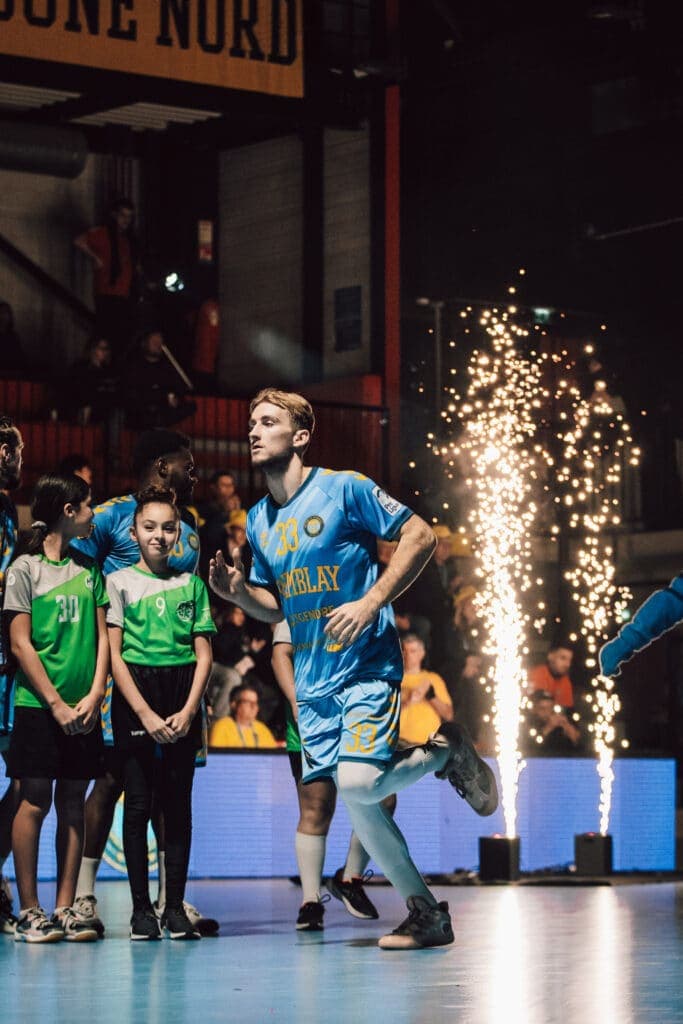 ENZO VIGNON SIGNE SON PREMIER CONTRAT PROFESSIONNEL AU VALENCE HANDBALL