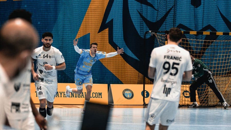UN DERBY & UNE REVANCHE
